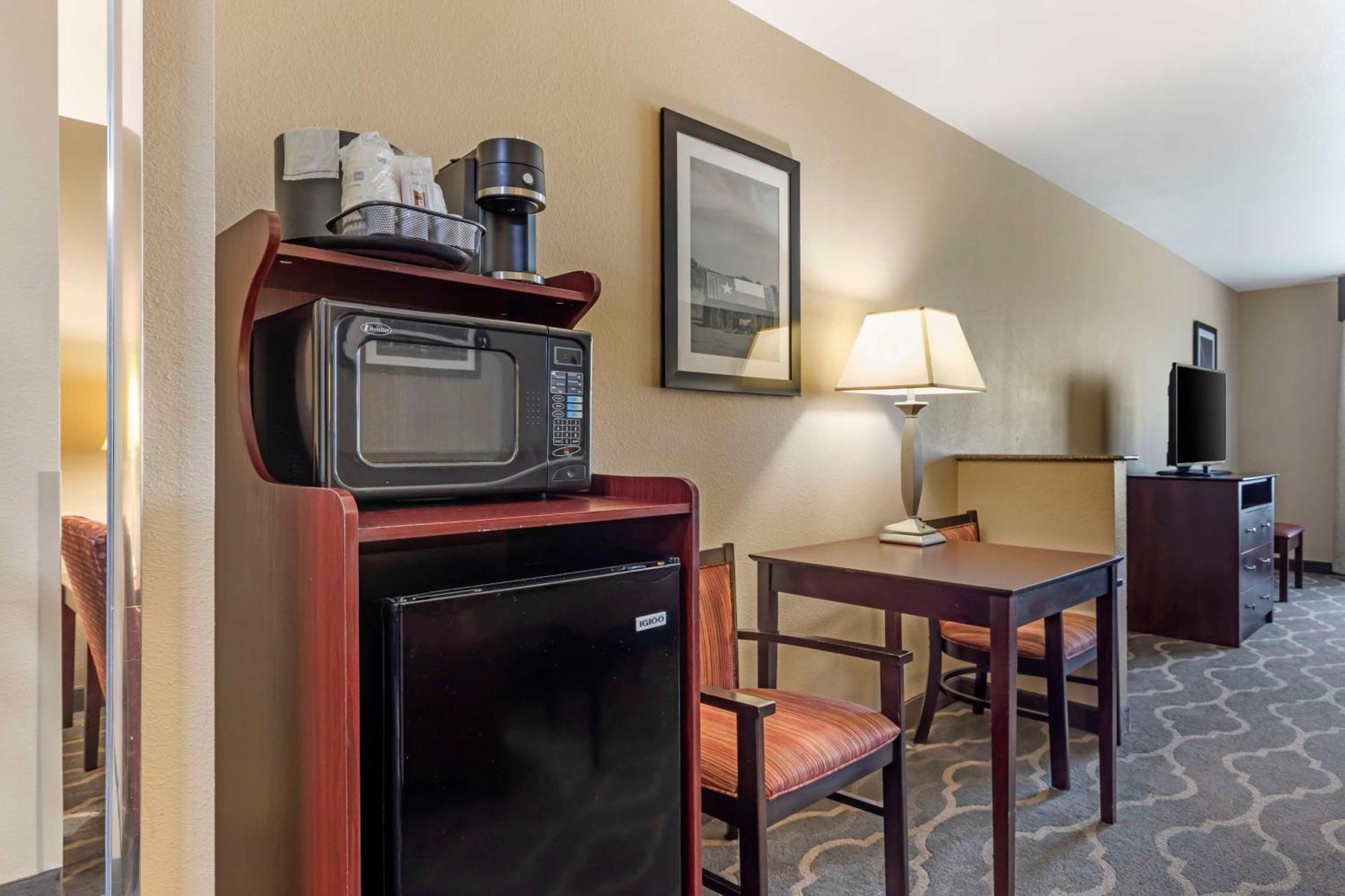 Best Western Plus Burleson Inn & Suites Ngoại thất bức ảnh